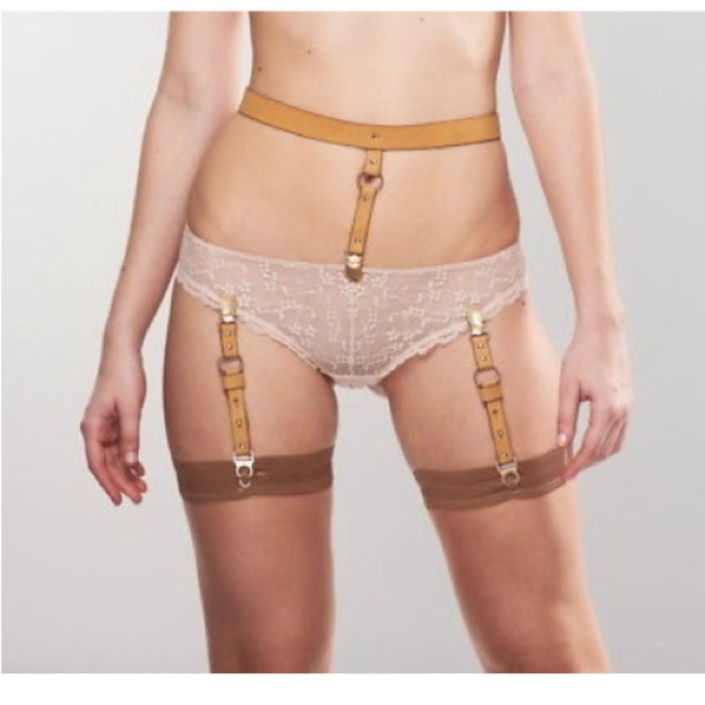 NWT BIJOUX INDISCRETS SUSPENDER BELT, One Size
